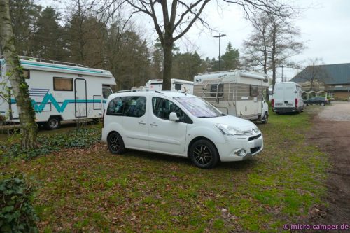 Der Stellplatz am Sportgelände