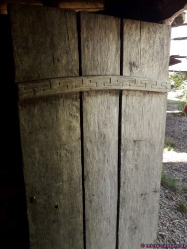 Tür komplett aus Holz