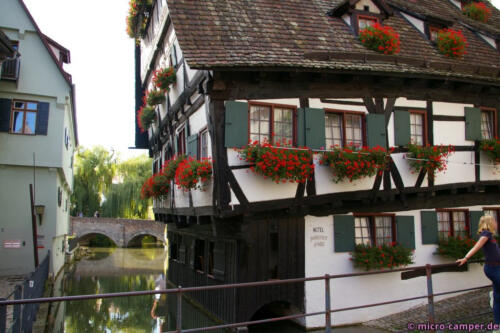 Hotel "Schiefes Haus", der Name ist Programm