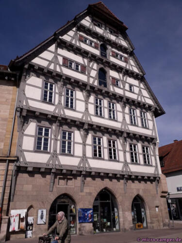 Eines von vielen Fachwerkhäuser der hübschen kleinen Stadt