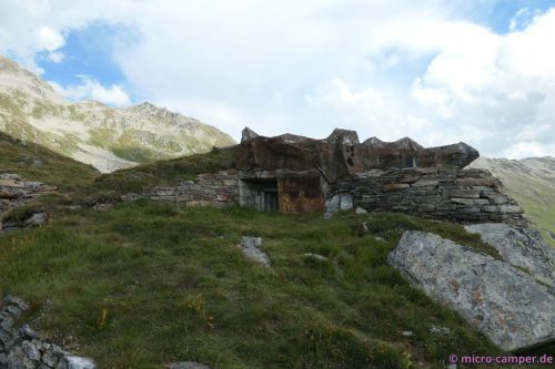 Bunkeranlage aus künstlichem Fels