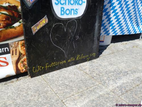 Ein Stand bot nur Frittiertes an - was Kalorienbewusste aber gar nicht abschrecken muss :-D