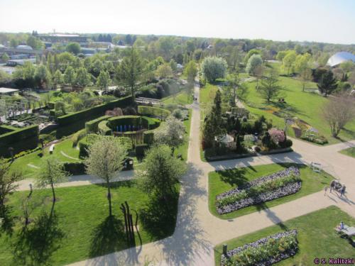 Blick vom Aussichtsturm auf den "Park der Gärten"