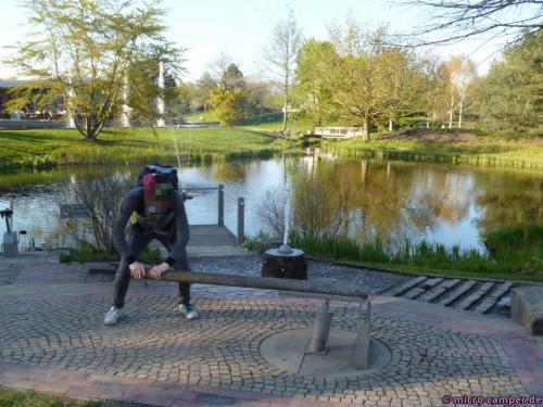 Wasser marsch! Als Feuerwehrmann wusste er, was er tat :-)